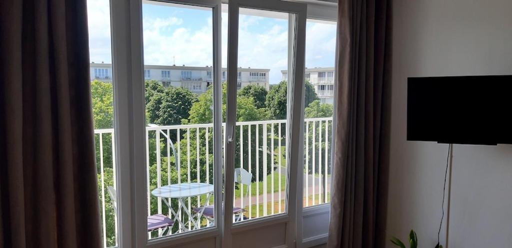 Appartement Lumineux Idealement Situe A Proximite De Musees Equipements Sportifs Salle De Spectacle Commerces Caen Eksteriør bilde