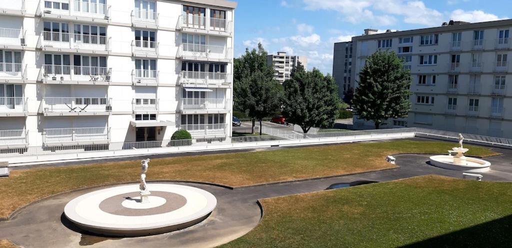 Appartement Lumineux Idealement Situe A Proximite De Musees Equipements Sportifs Salle De Spectacle Commerces Caen Eksteriør bilde